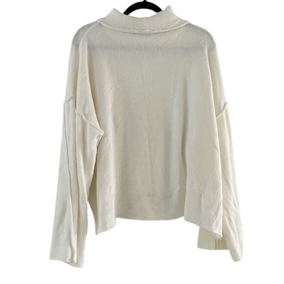 She + Sky White wide Sleeve Soft Sweater Size Medium - Picture 2 of 8
